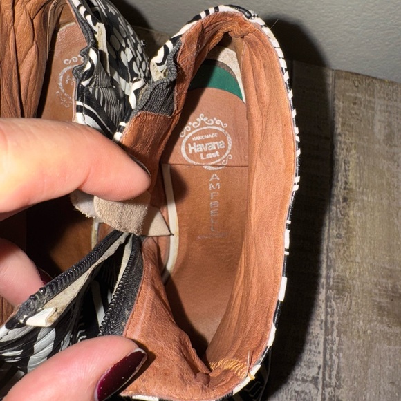 Black and White Geometric Women's Shoes - Picture 7 of 12